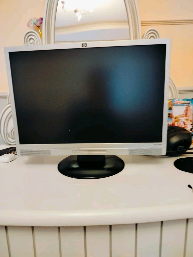 HPw19ev marka monitör - 2