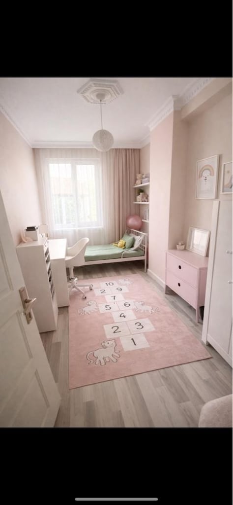 ikea yatak ve koltuk takimi ( berjer dahil değil )orta sehpa ve kitali - 2
