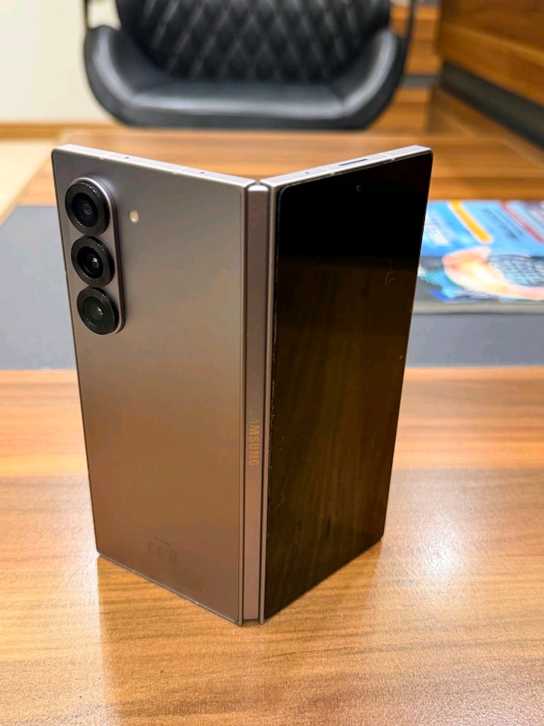 Samsung Galaksi Fold 6 512 gb tertemiz - 4