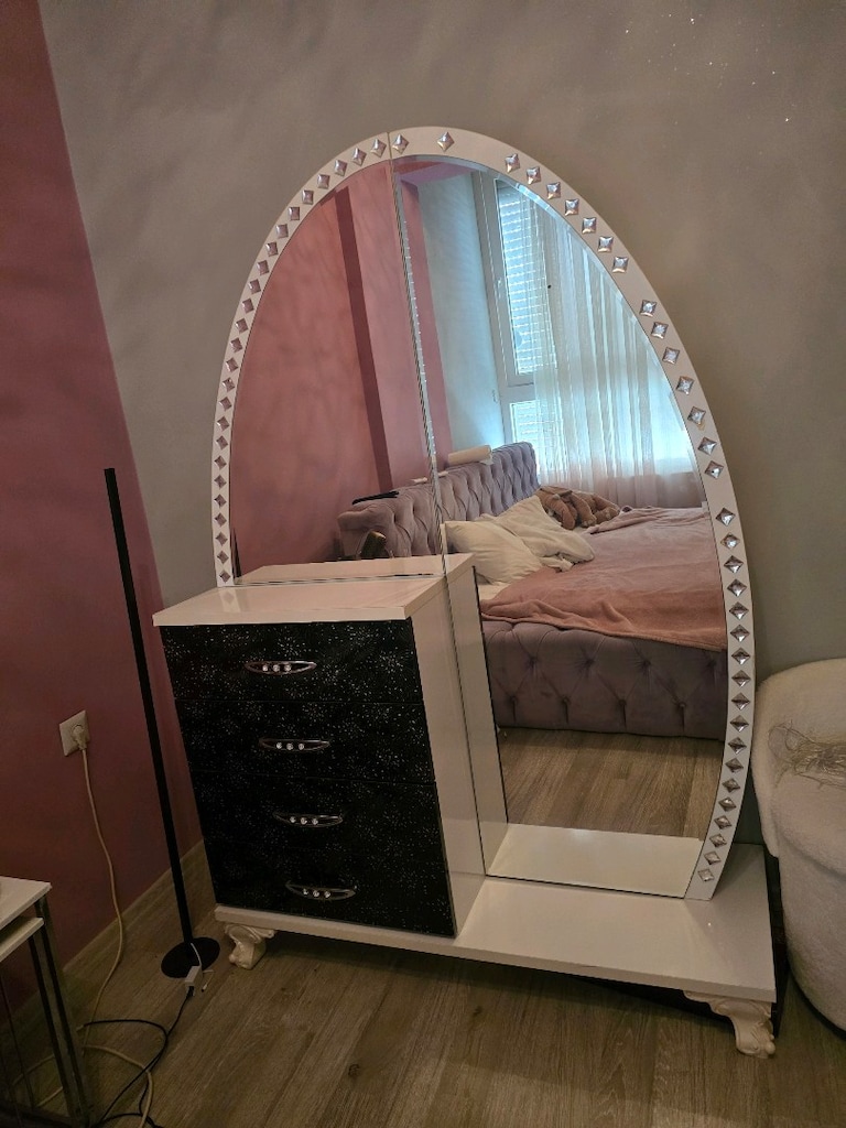 makyaj dolabı makyaj masası