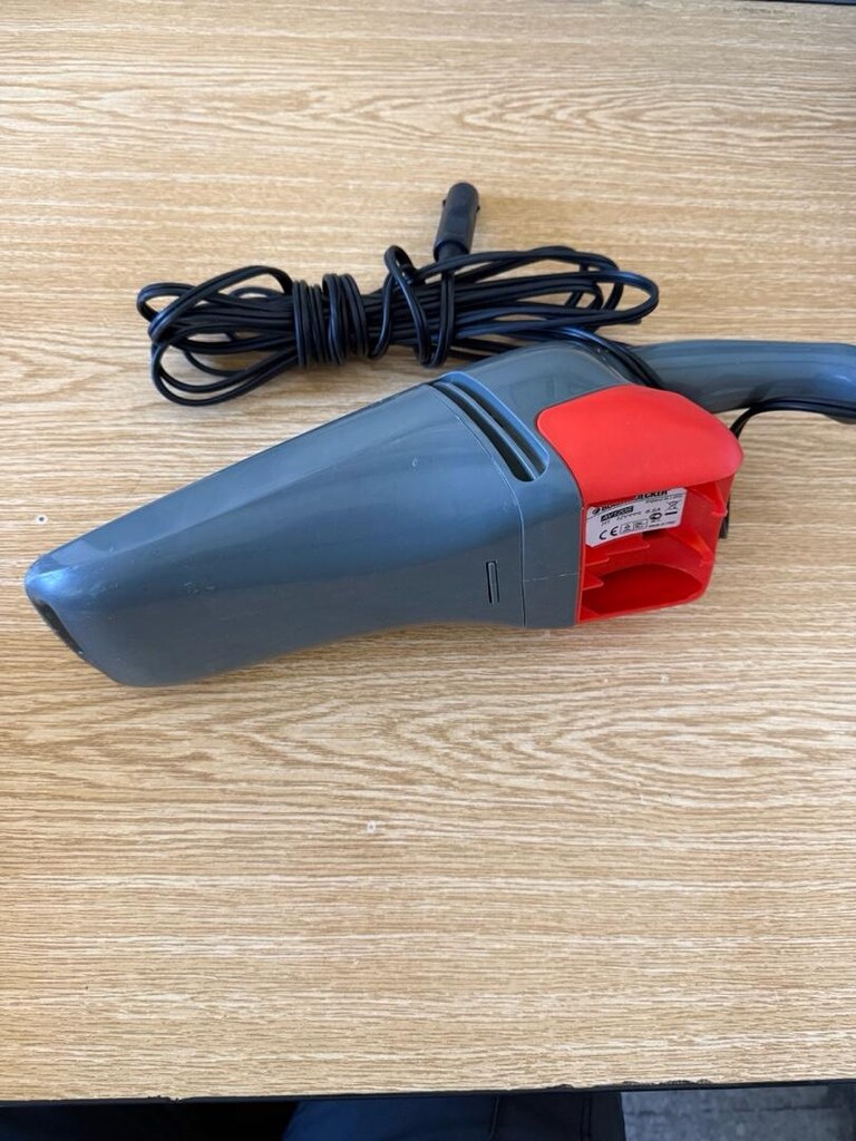 Black & Decker Oto El Süpürgesi - 2