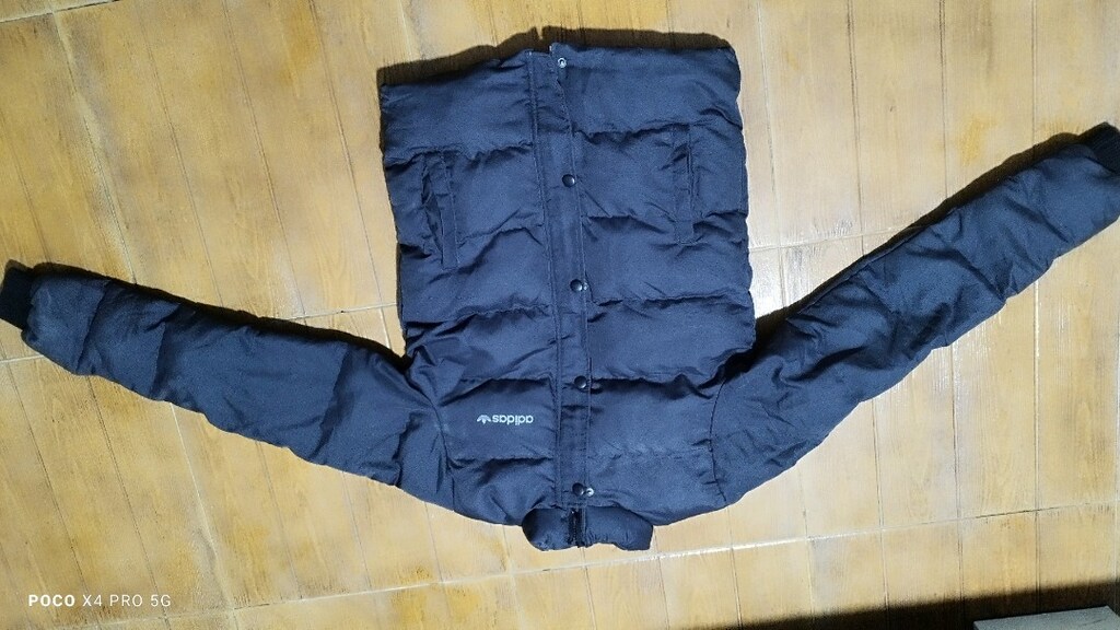 #Adidas mükemmel mont..Sadece iç astarda az sökük var dikilir, - 2