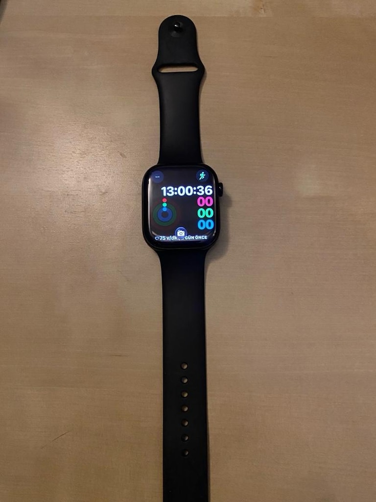 Apple Watch 11 46 mm nokta hatasız sıfır gibi