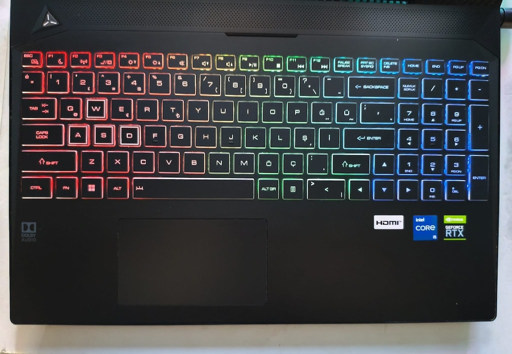 GAMING LAPTOP - 8