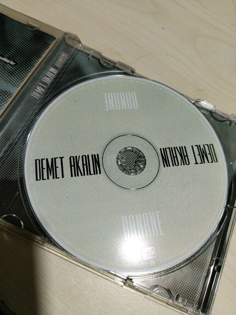 BİRKAC KEZ KULLANİLMİS ORJİNAL DVD MÜZİK ( DEMET AKALIN BANANE ) - 3