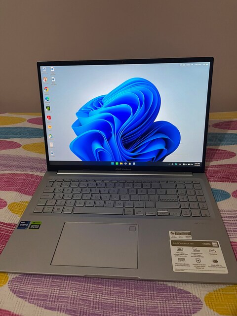 Yeni nesil donanım Oyun ve Çizim Grafik PC Bayan kullanıcıdan temiz.