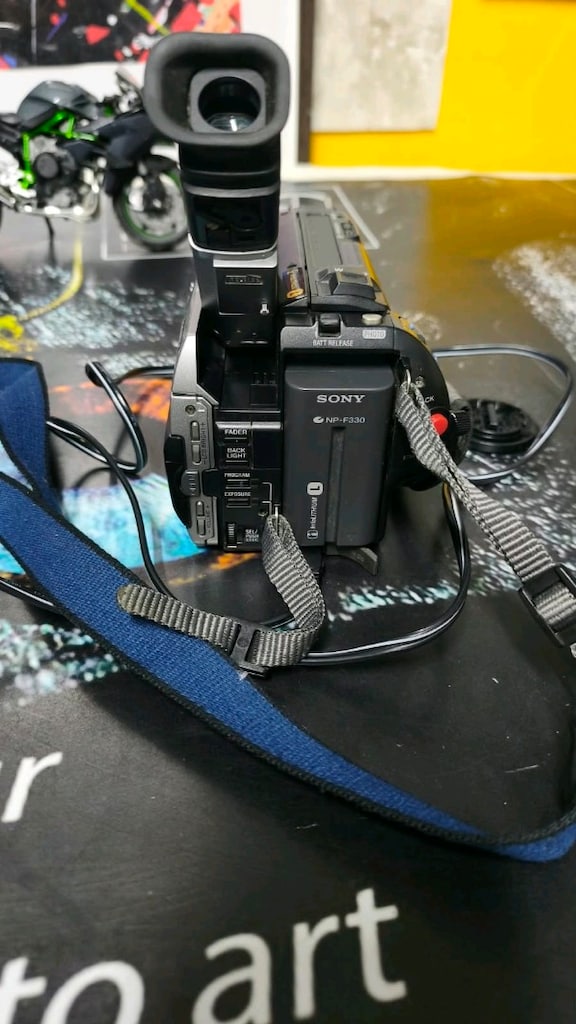 Sony DCR-TRV210E Digital8 Handycam Video Kamera - 6