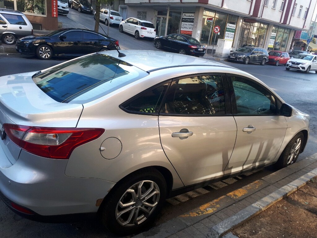 FORD FOCUS 2012 TREND - 3
