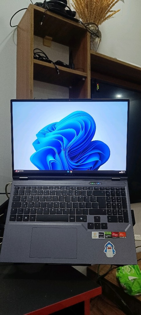 Oyuncu laptopu tüm ekipmanlarıyla beraber - 2