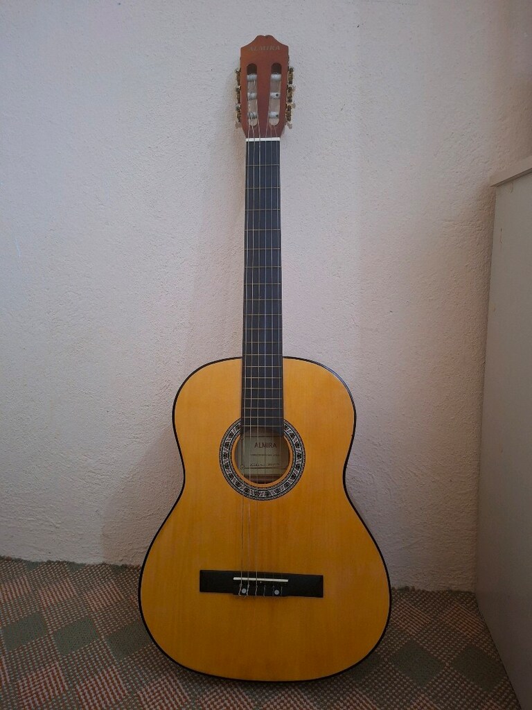 Almira Gitar - 2