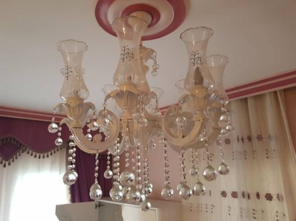 2 TANE AVİZELER 8 KOLLU VE 2´LI KRISTAL TAŞLI APLIKLAR - 2