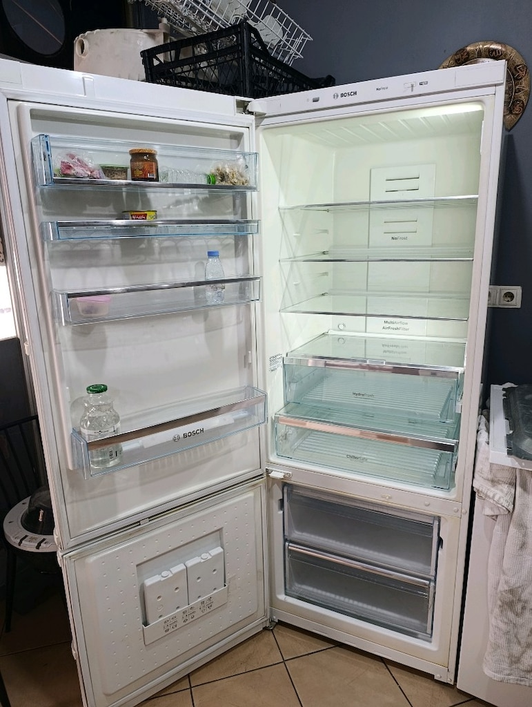 Bosch buzdolabı KGN57p - 2