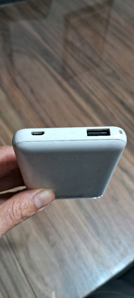 GoMobile beyaz taşınabilir şarj cihazı - 11