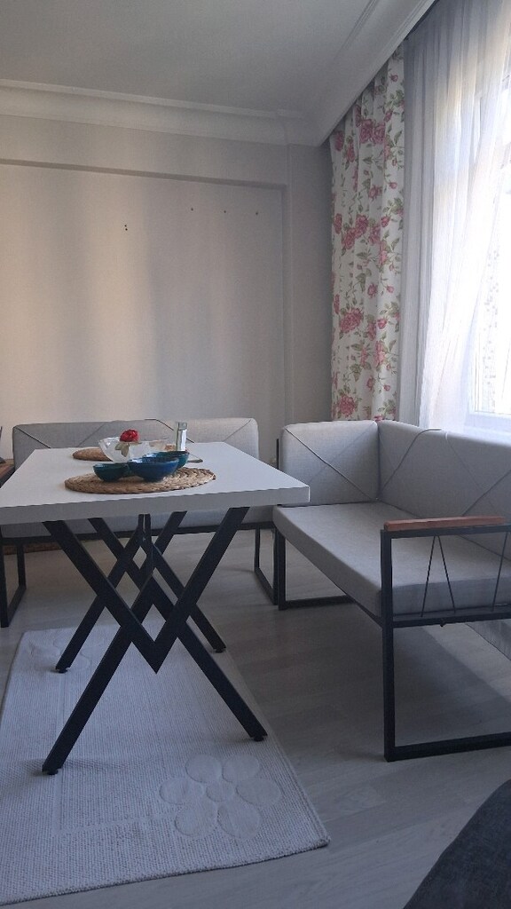 Köşe koltuklu Yemek masası. Takım - 8