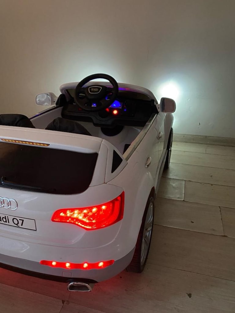 AUDİ Q7 LİSANSLI AKÜLÜ ARABA - 4