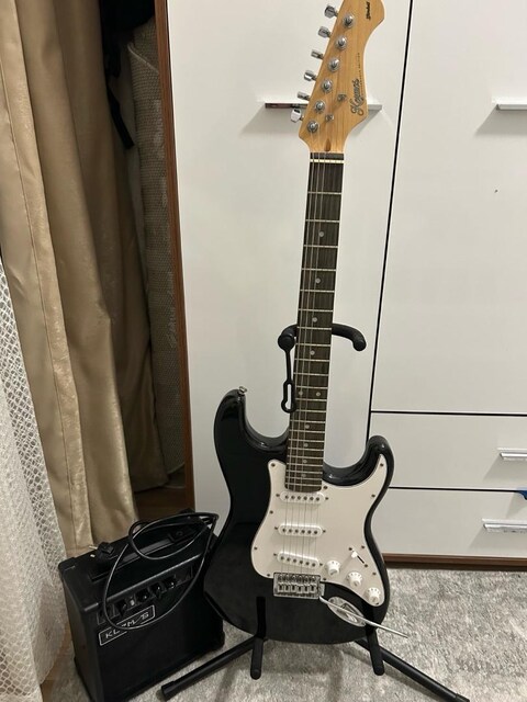 ACİL – Kozmos Performance Edition Elektro Gitar + G10 Amfi