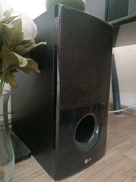 LG 1100 W EV SİNEMA SİSTEMİ