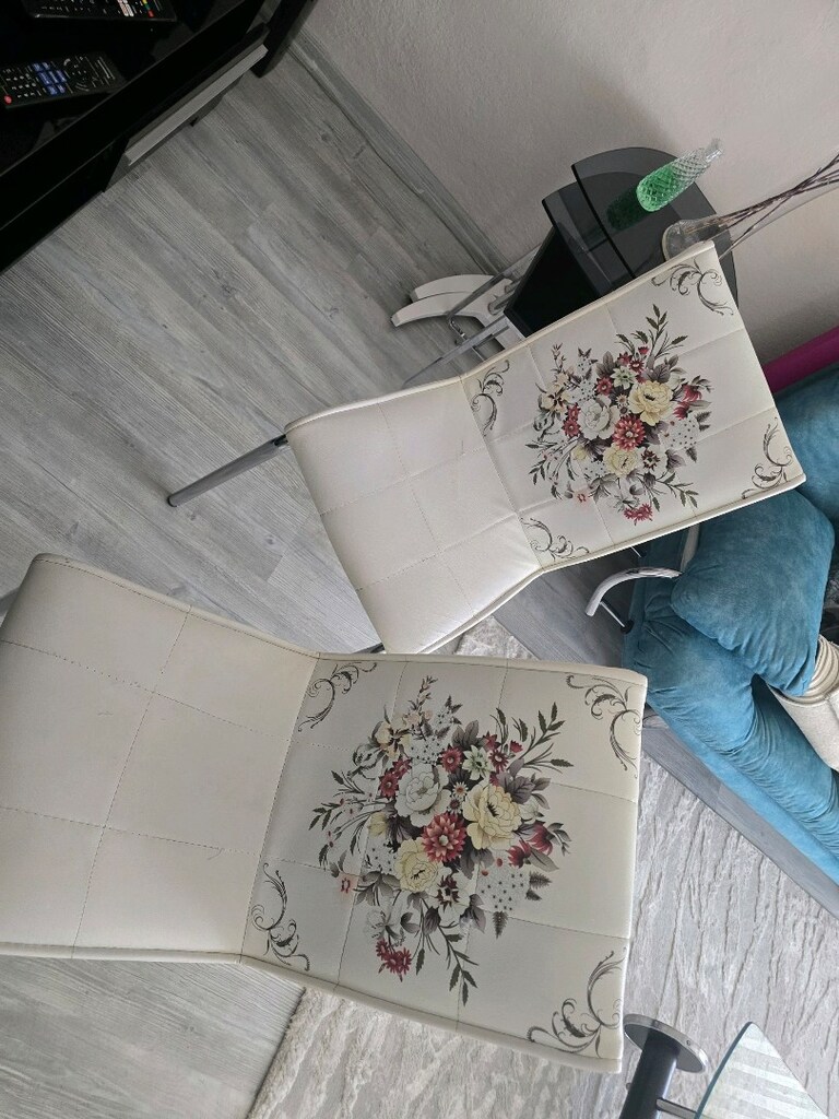 doğtaş çiçek desenli çok temiz 2 adet deri sandalye. - 10