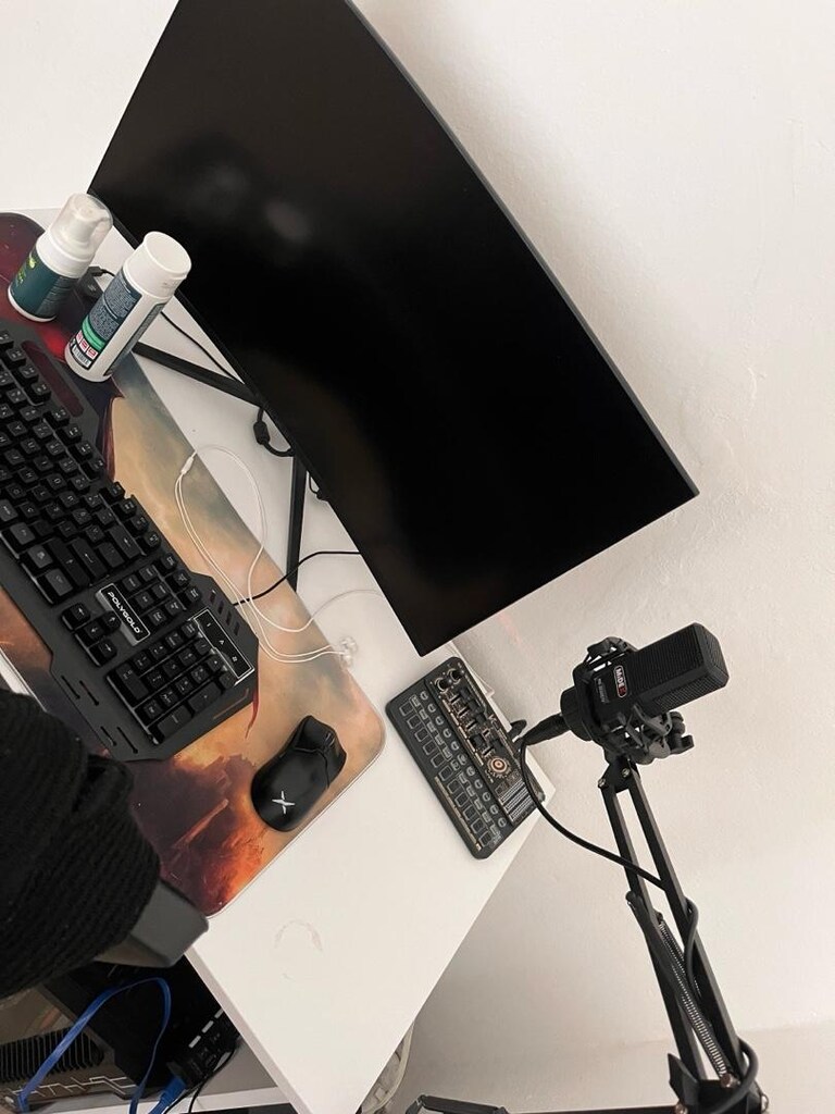 kasa satıldı monitör ve mikrofon logitech g29 satılık - 3