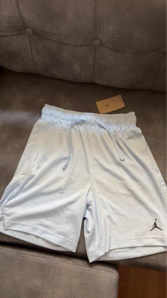 Nike jordan şort sıfır etiketli