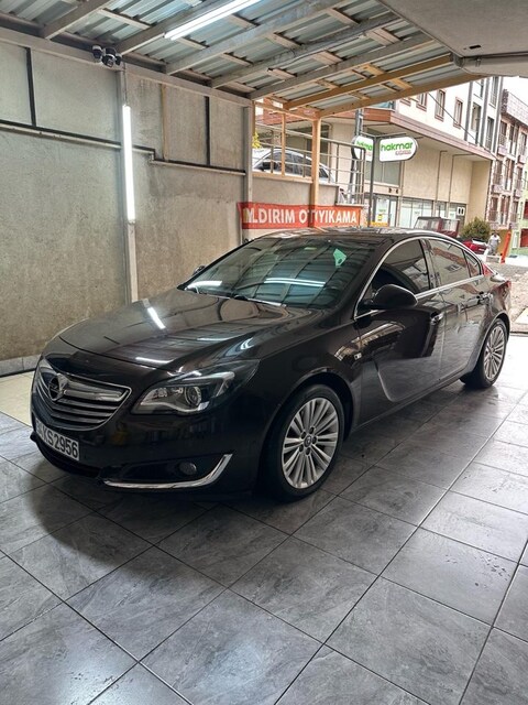 Opel INSIGNIA