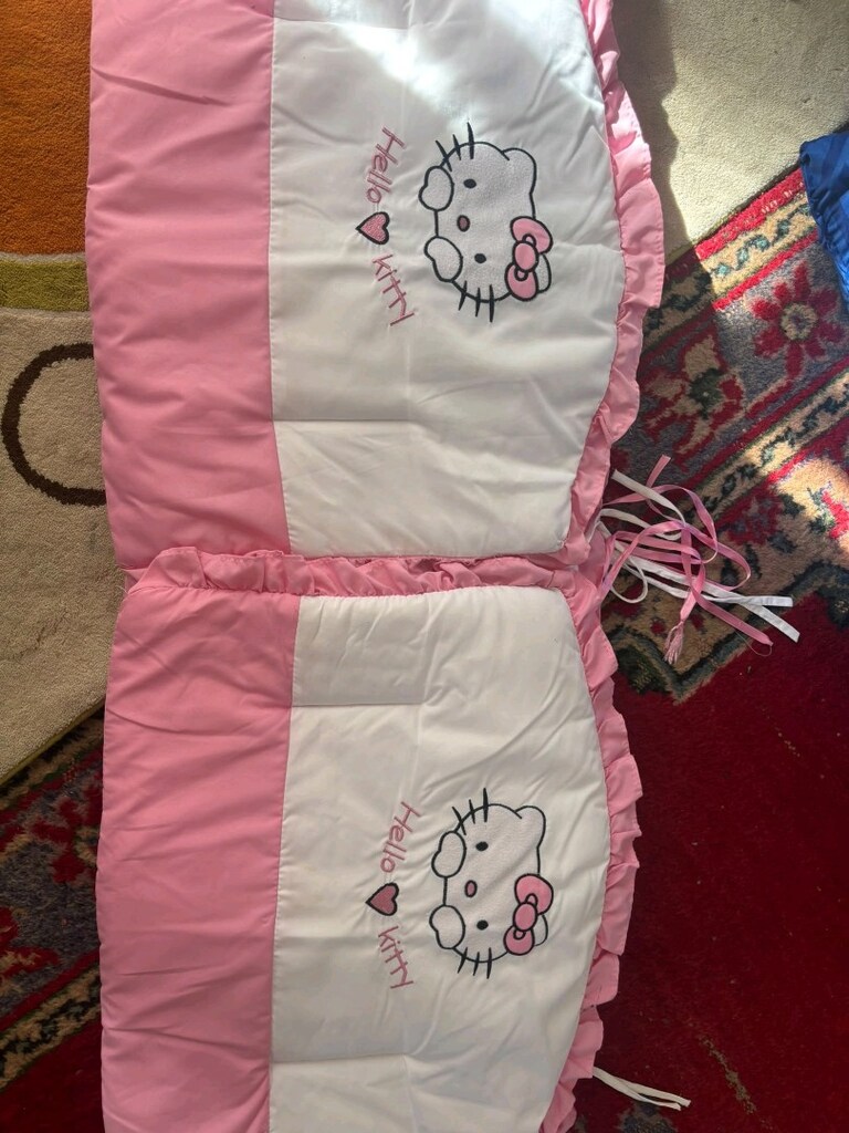 Hello Kıtty pembe fırfırlı yatak ortusı - 2