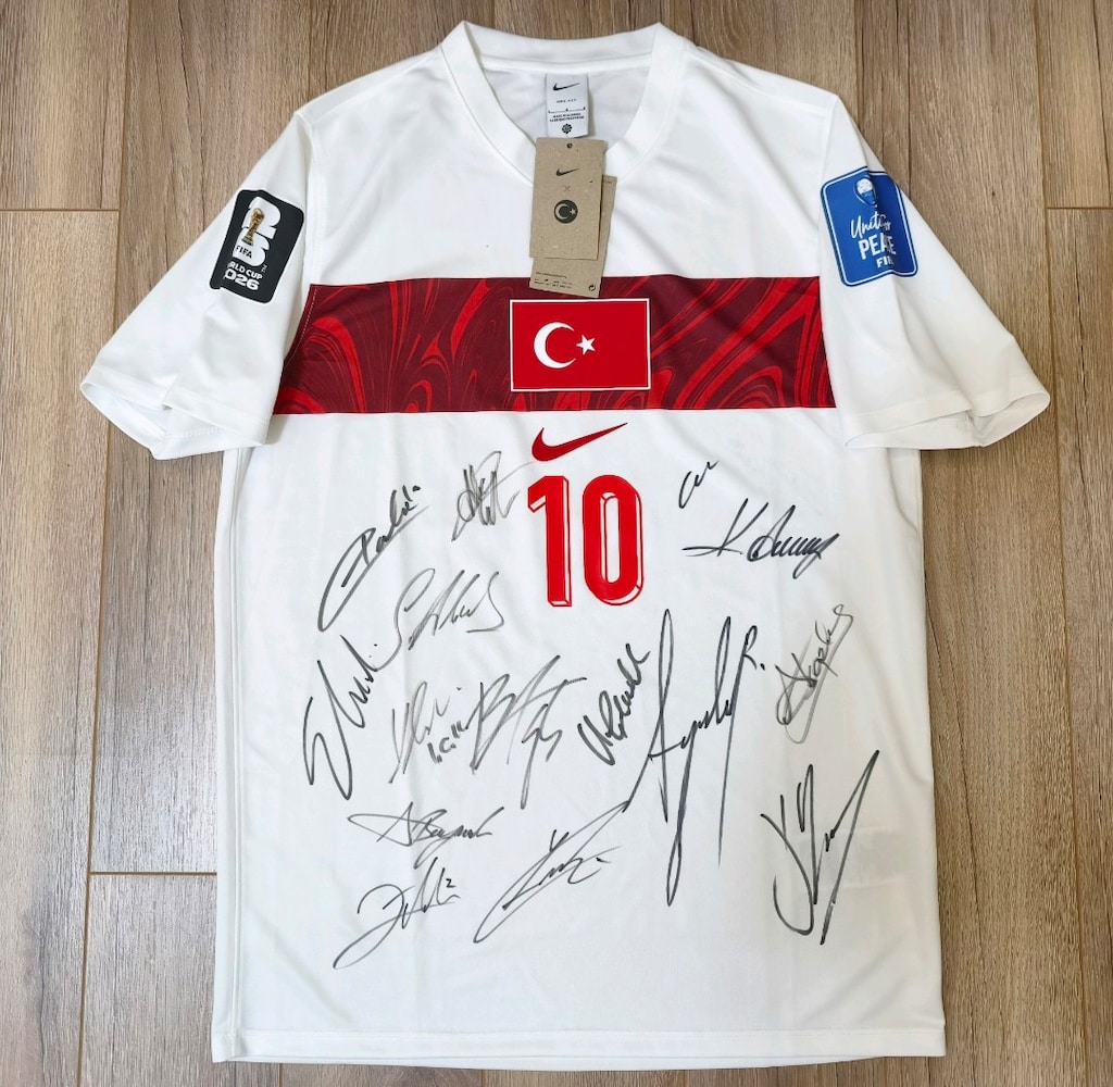 MİLLİ TAKIM HAKAN ÇALHANOĞLU İMZALI FORMA FİYAT SONDUR