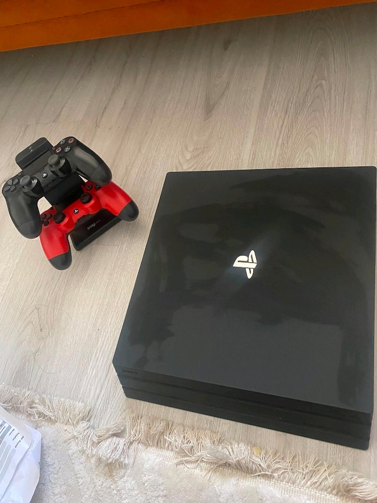 ps 4 pro 1 tb - 3