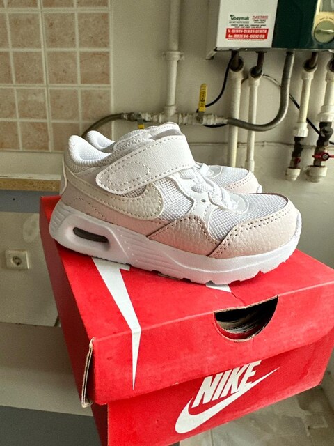 Orjinal sıfır Nike airmax sc kız çocuk spor ayakkabı 23.5 numara