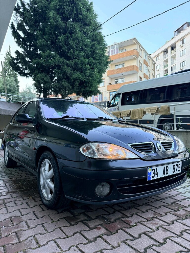 Safkan benzinli hiç LPG görmemiştir 2.0 2000 model.288000 km - 6