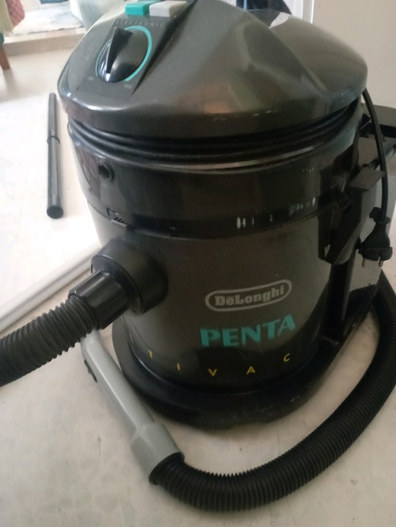 İnşaata, işyeri ,evde ,Elektrikli süpürge delonghi,1300watt