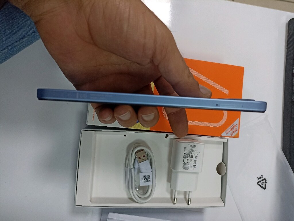 tecno spark 40 5G ..8+8/256gb 19 ay garantili - 5