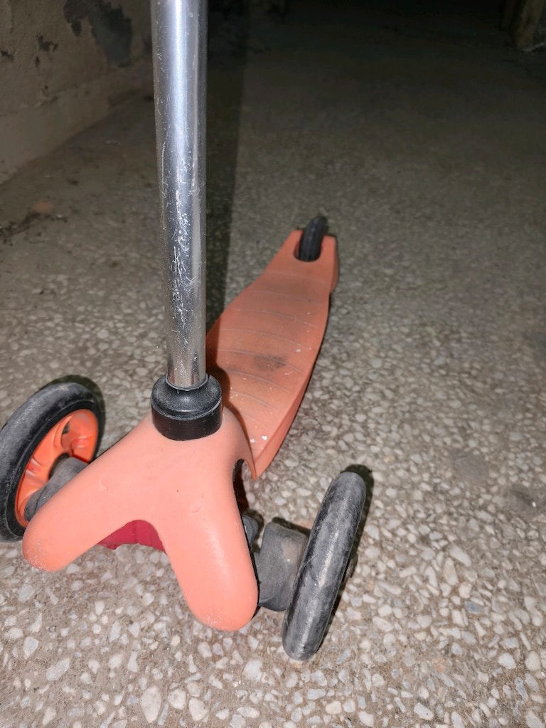 Herşeyiyle sağlam Scooter.Çocuk için uygun,arızasız haldedir - 4