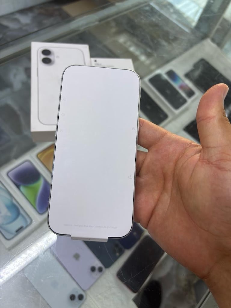 MÜHENDİSCELL’DEN YURTİÇİ İPHONE 17 256 GB SIFIR BEYAZ - 4