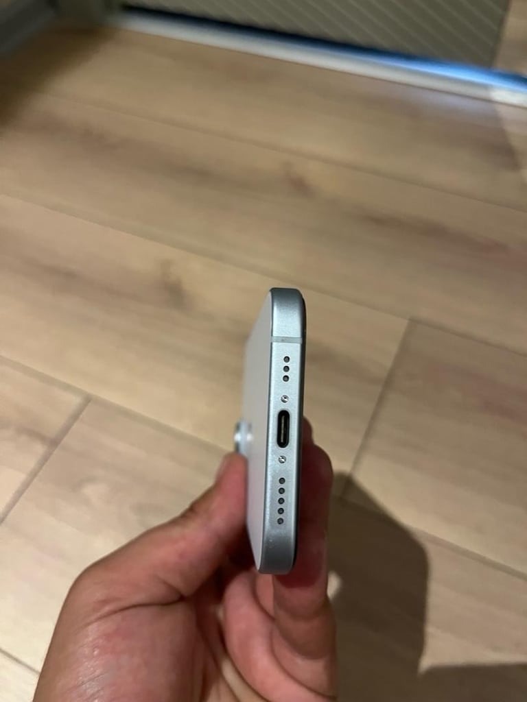 telefon iPhone 15 - 8
