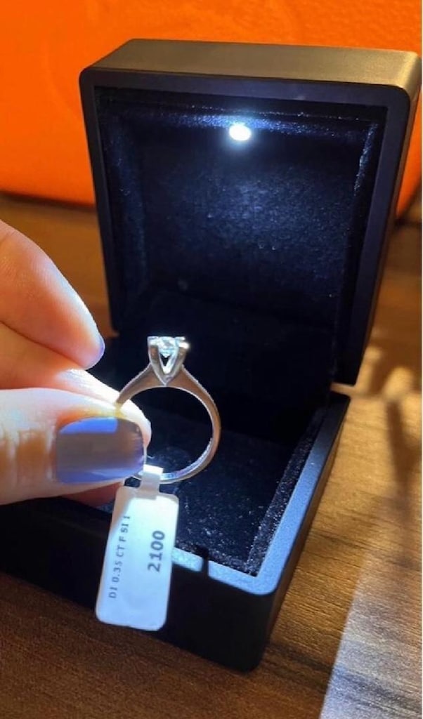 0,35 ct pırlanta tek taş yüzük sertifikalı kutusunda yeni - 3