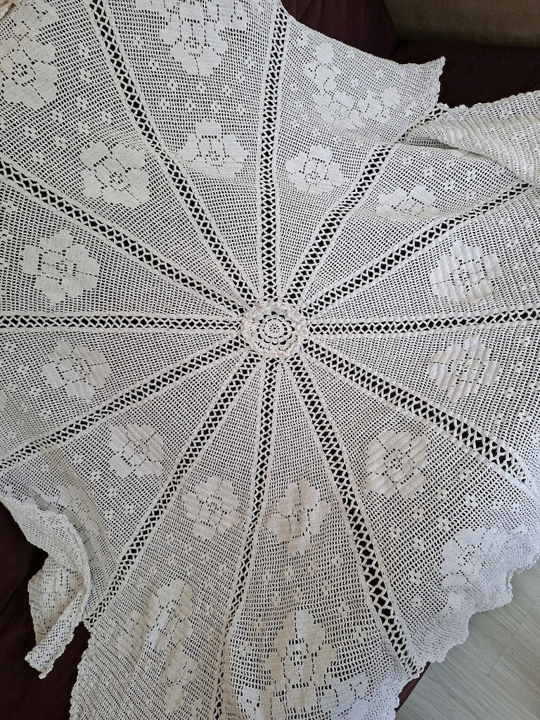 Beyaz Dantel Masa Örtüsü - 2
