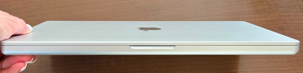 MacBook Pro 16 inc M4 max chip 48 gb memory 1tb storage - 3