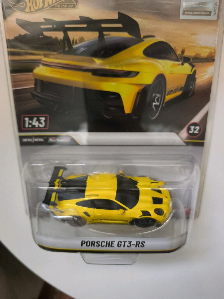 Hot Wheels 1.43 Premium Porsche GT3 RS - 3