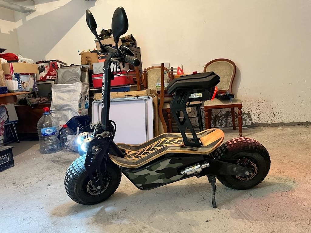 VELOCİFERO MAD ELEKTRİKLİ SCOOTER FARKLI TARZ SEVENLERE