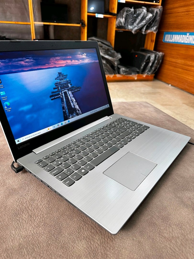 Lenovo Laptop Intel İşlemci 8 GB RAM 256 GB SSD 15.6" Ekran - 4