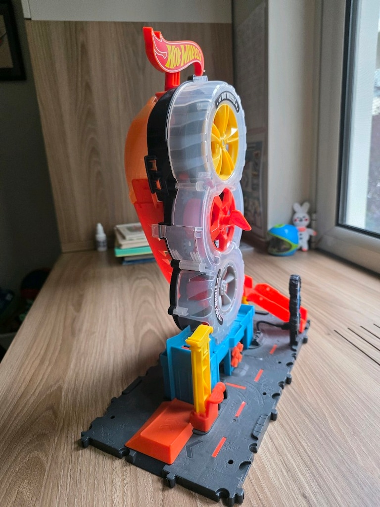 HOTWHEELS GARAJ - 2
