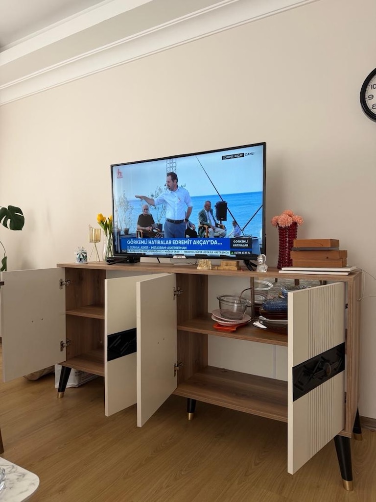 tv ünitesi 4 kapaklı - 4