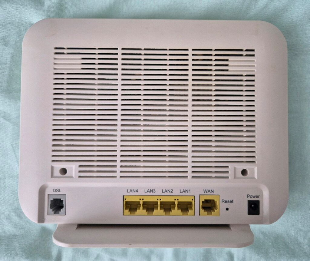 AIRTIES 5650 ADSL2+/VDSL2/Fiber Modem - 4