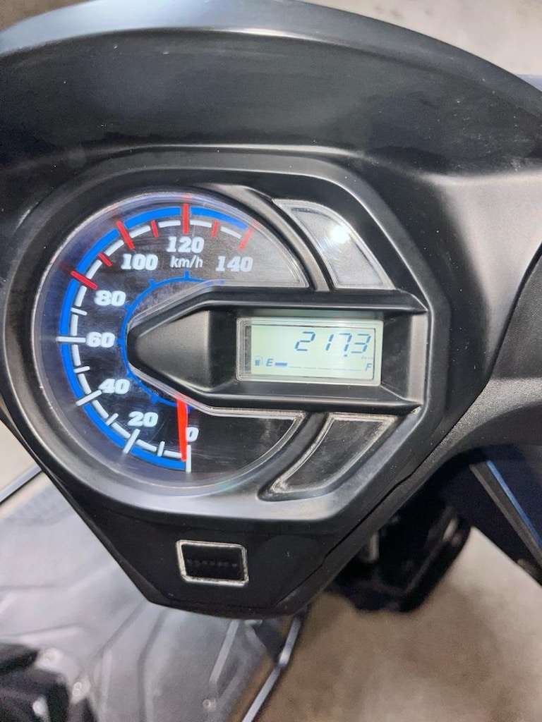 110 cc Scooter Yuki - 8