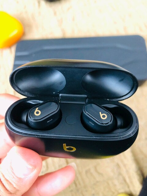 APLE BEATS STUDIO BUDS PLUS