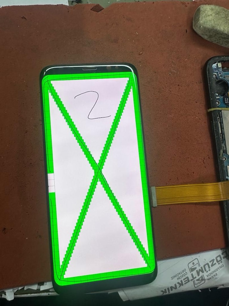 Samsung s8 orijinal ekran kalem ucu leke var - 2