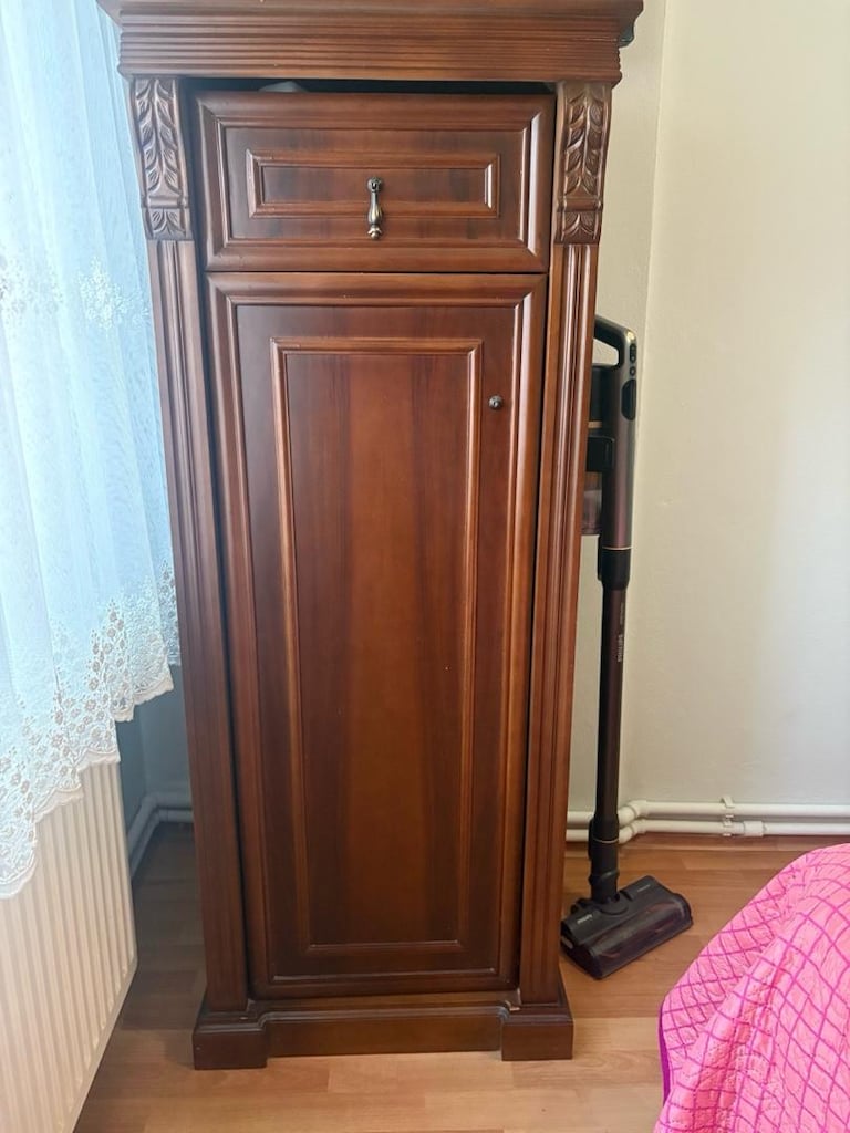 yatak odası mobilyası( gardolap,2 gomidin,şifoniyer) - 4