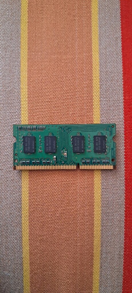 Samsung 1GB DDR3 1066MHz Laptop RAM (PC3-8500S) - 2