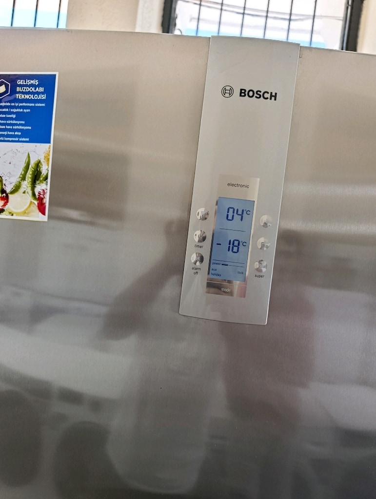 Bosch İnox 505 LT NoFrost Alttan Donduruculu Buzdolabı Yeni Seri - 2